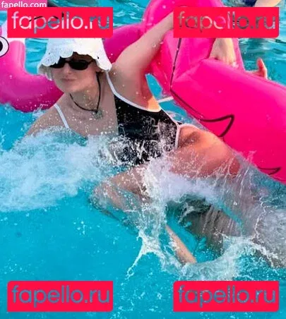 rchhhll Onlyfans Photo Gallery 