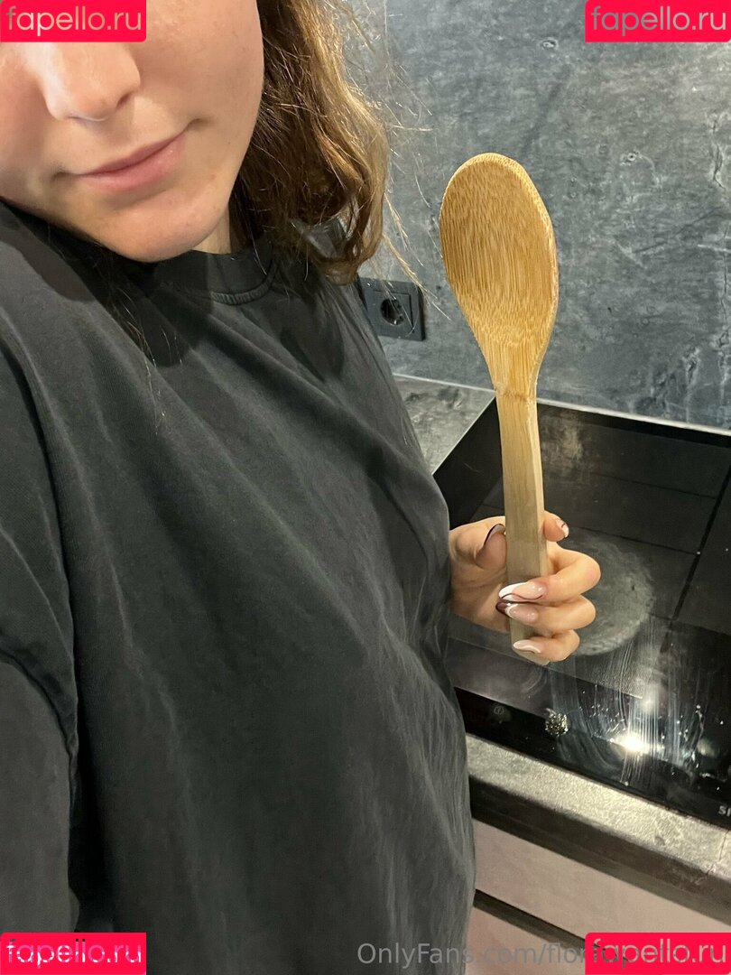 FloraWantsFun Onlyfans Photo Gallery 