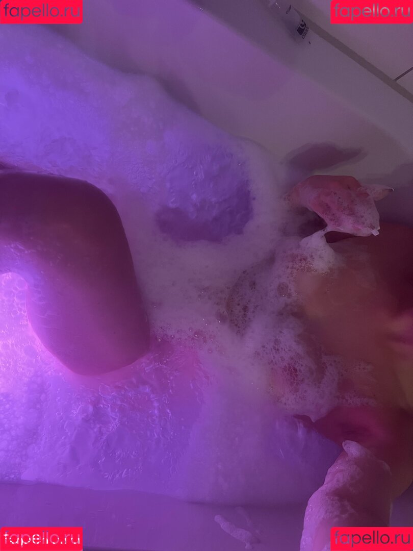 FloraWantsFun Onlyfans Photo Gallery 