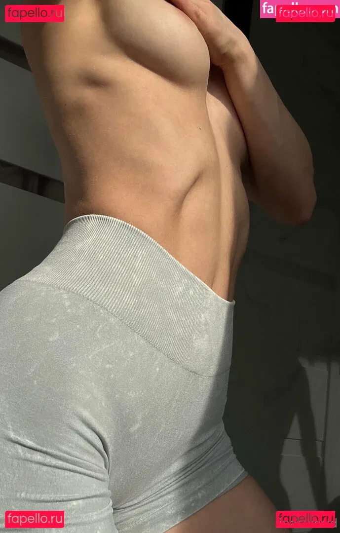 linasphysique Onlyfans Photo Gallery 