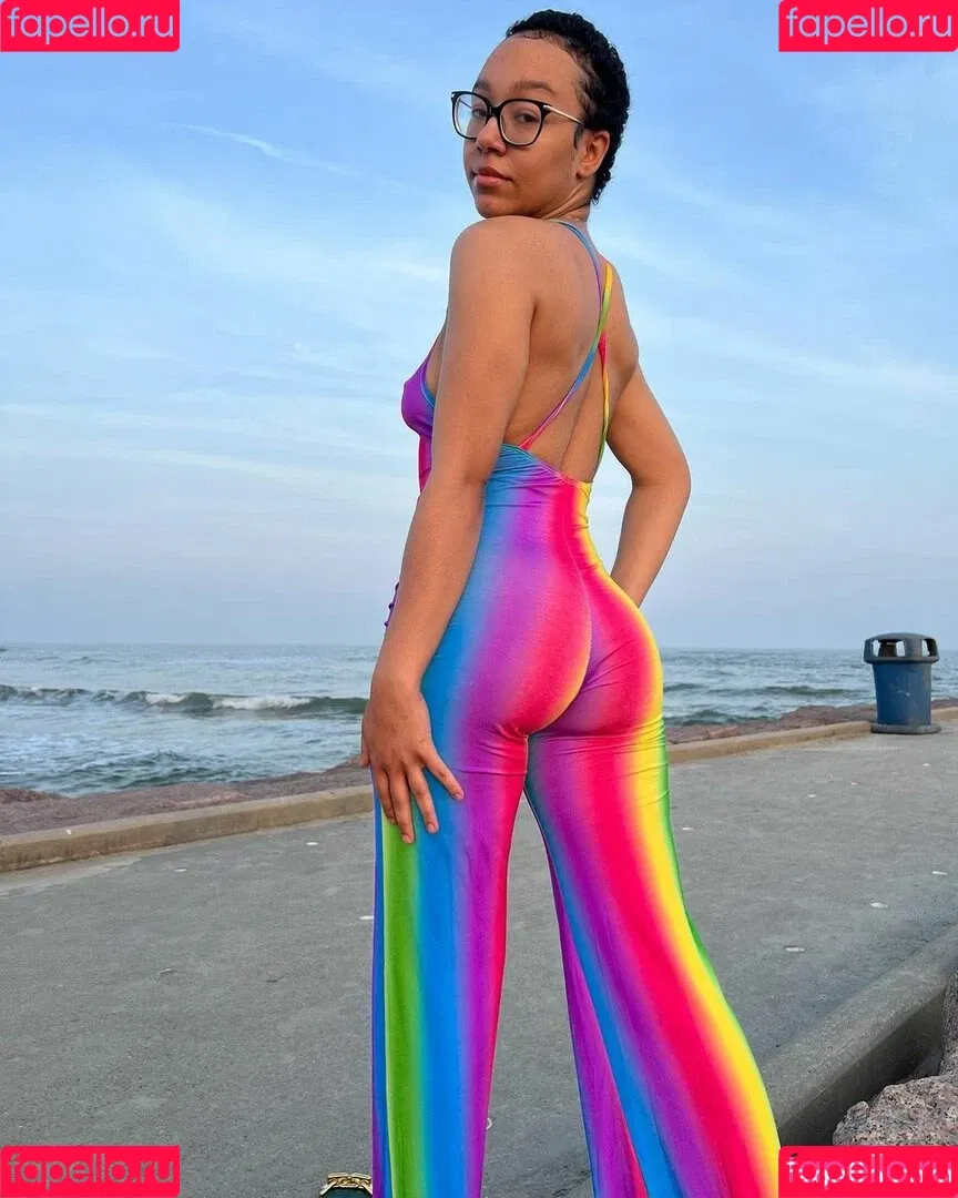Caileneasely Onlyfans Photo Gallery 