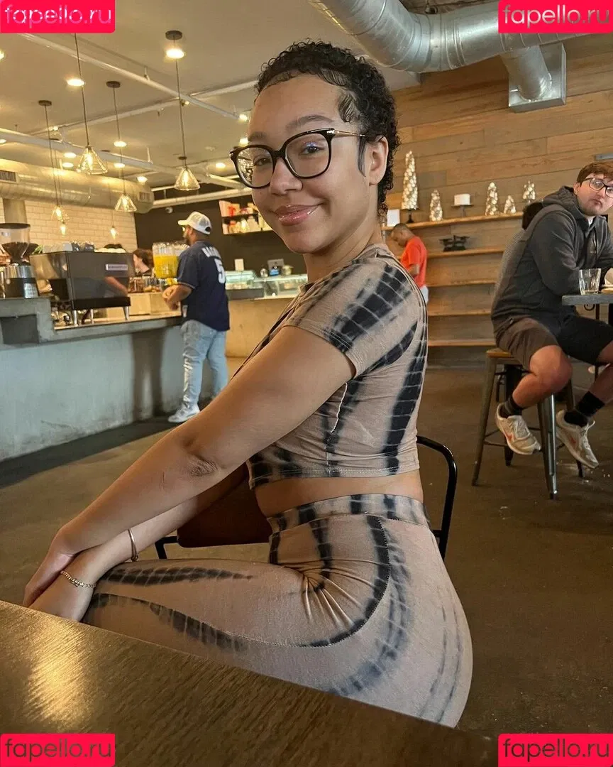 Caileneasely Onlyfans Photo Gallery 