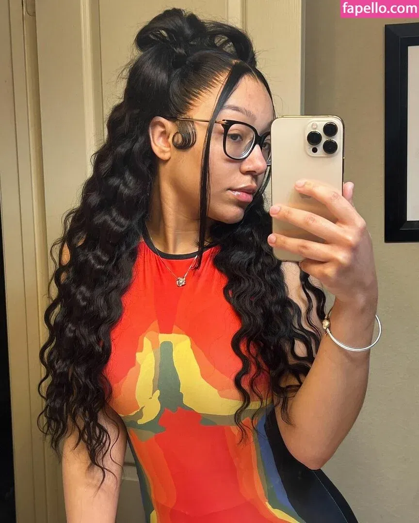 Caileneasely Onlyfans Photo Gallery 