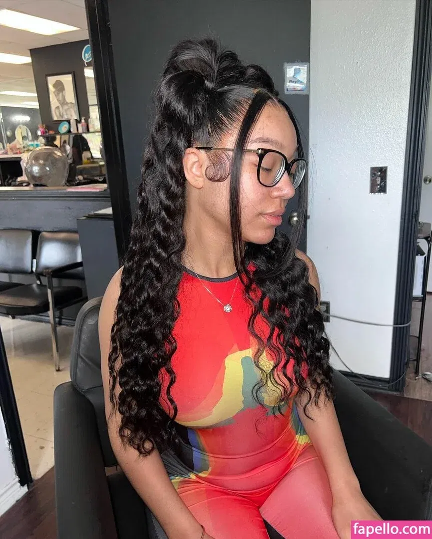 Caileneasely Onlyfans Photo Gallery 