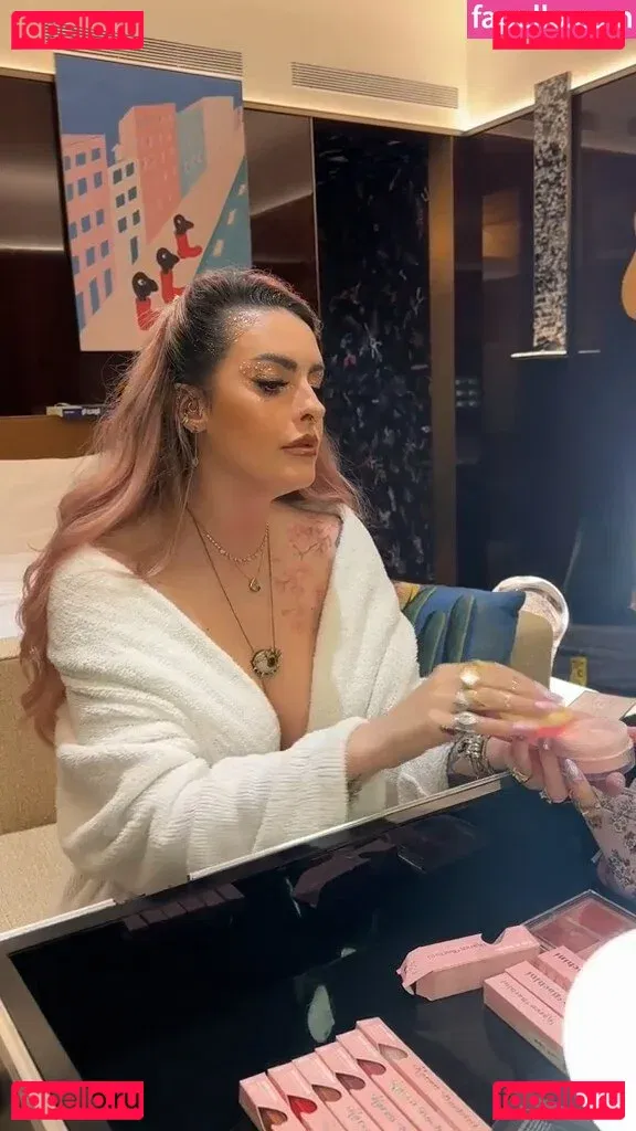 Karen Bachini Onlyfans Photo Gallery 