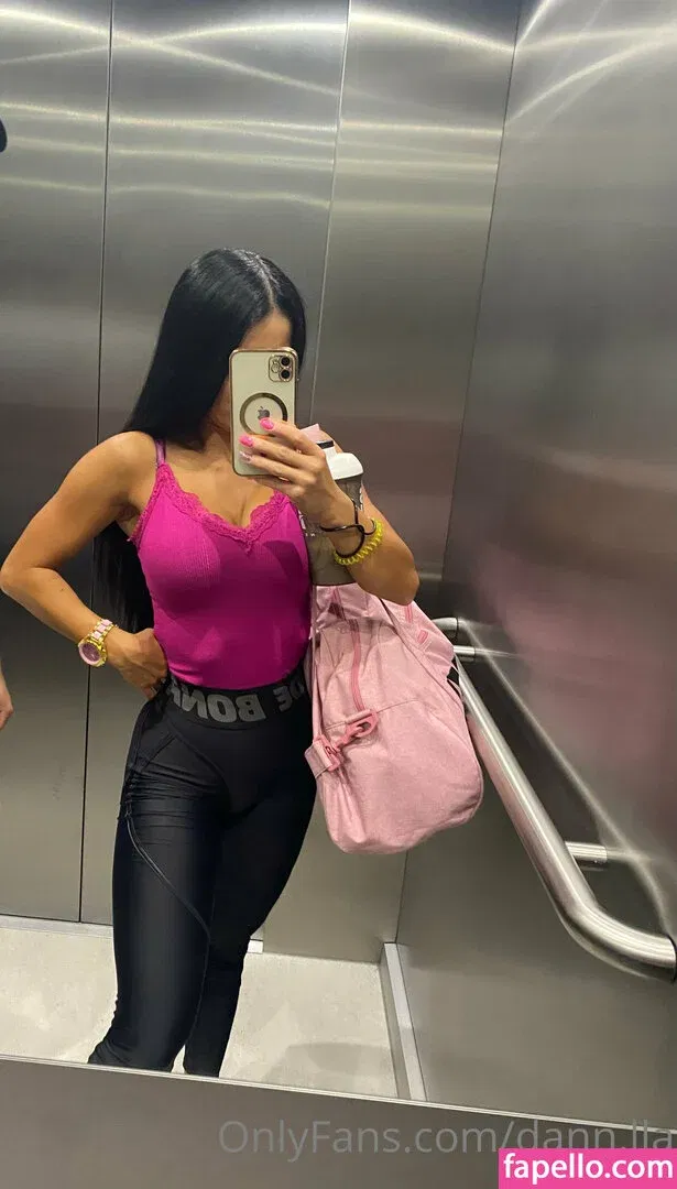 dann.lla Onlyfans Photo Gallery 