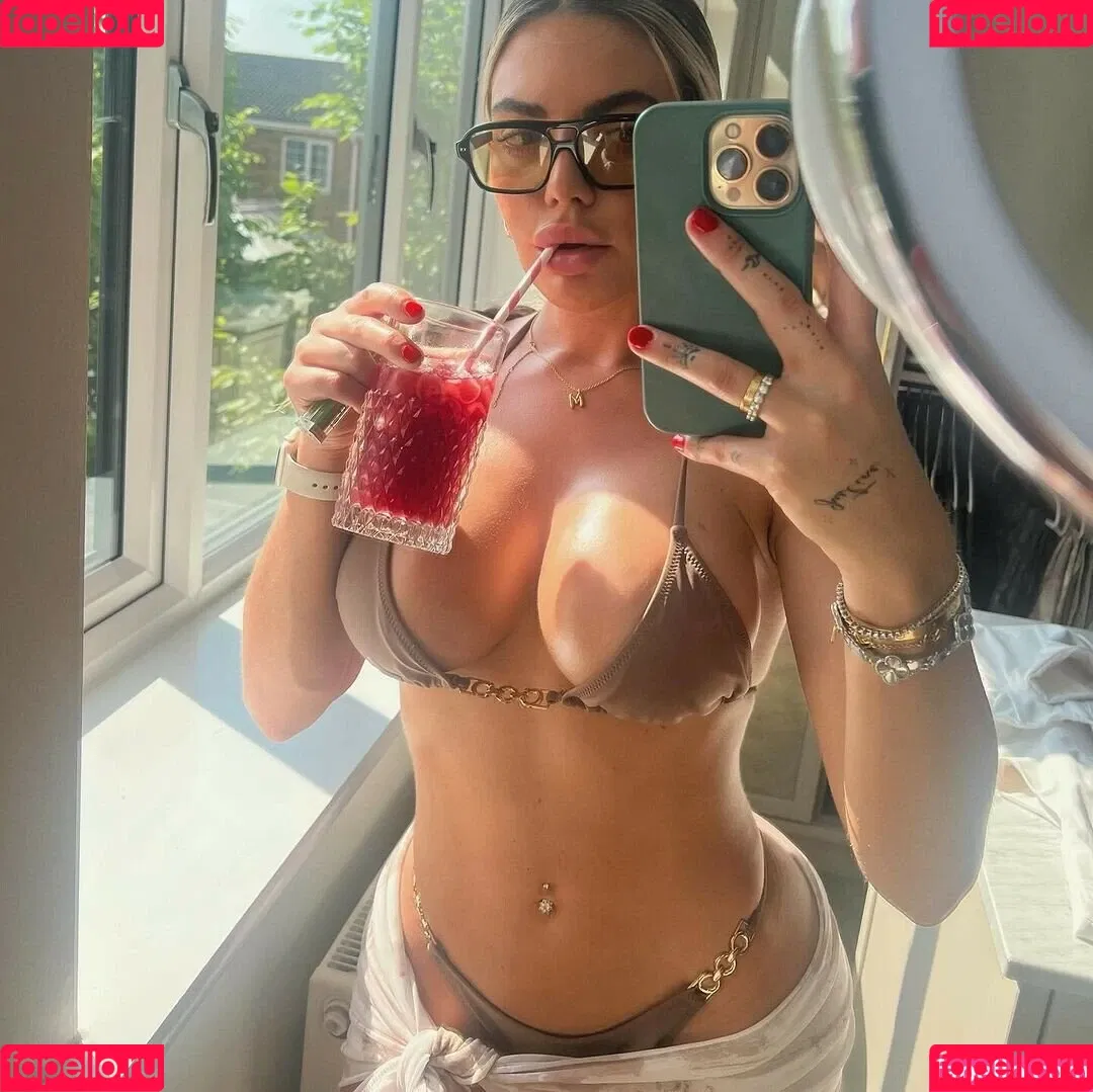 Megan Barton-Hanson Onlyfans Photo Gallery 