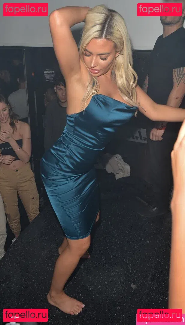 Megan Barton-Hanson Onlyfans Photo Gallery 