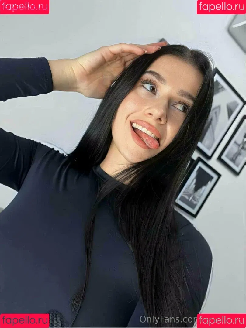 EmiliAAA Onlyfans Photo Gallery 