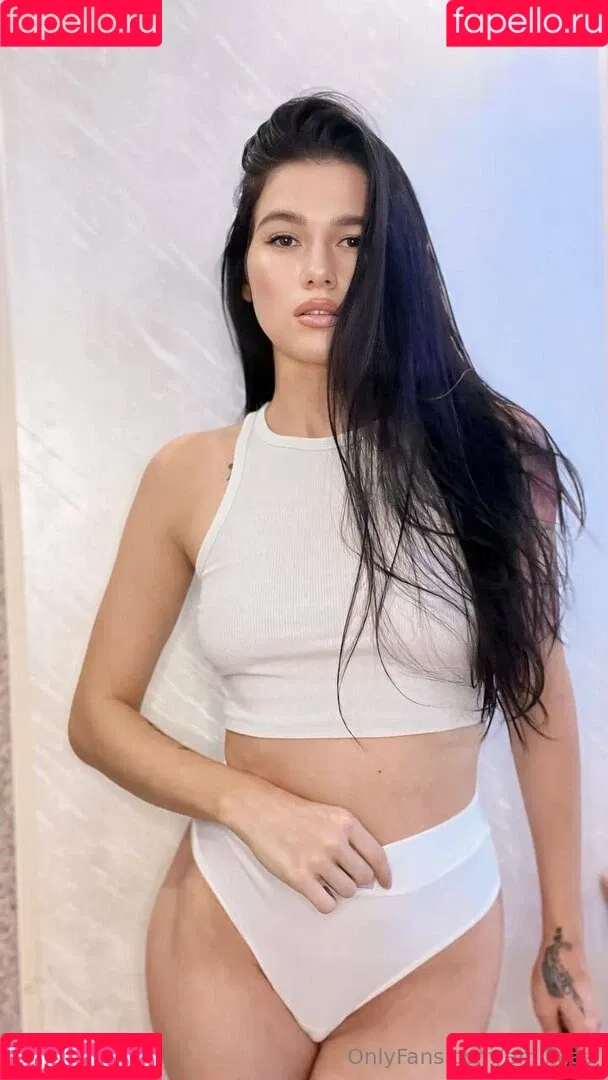 EmiliAAA Onlyfans Photo Gallery 