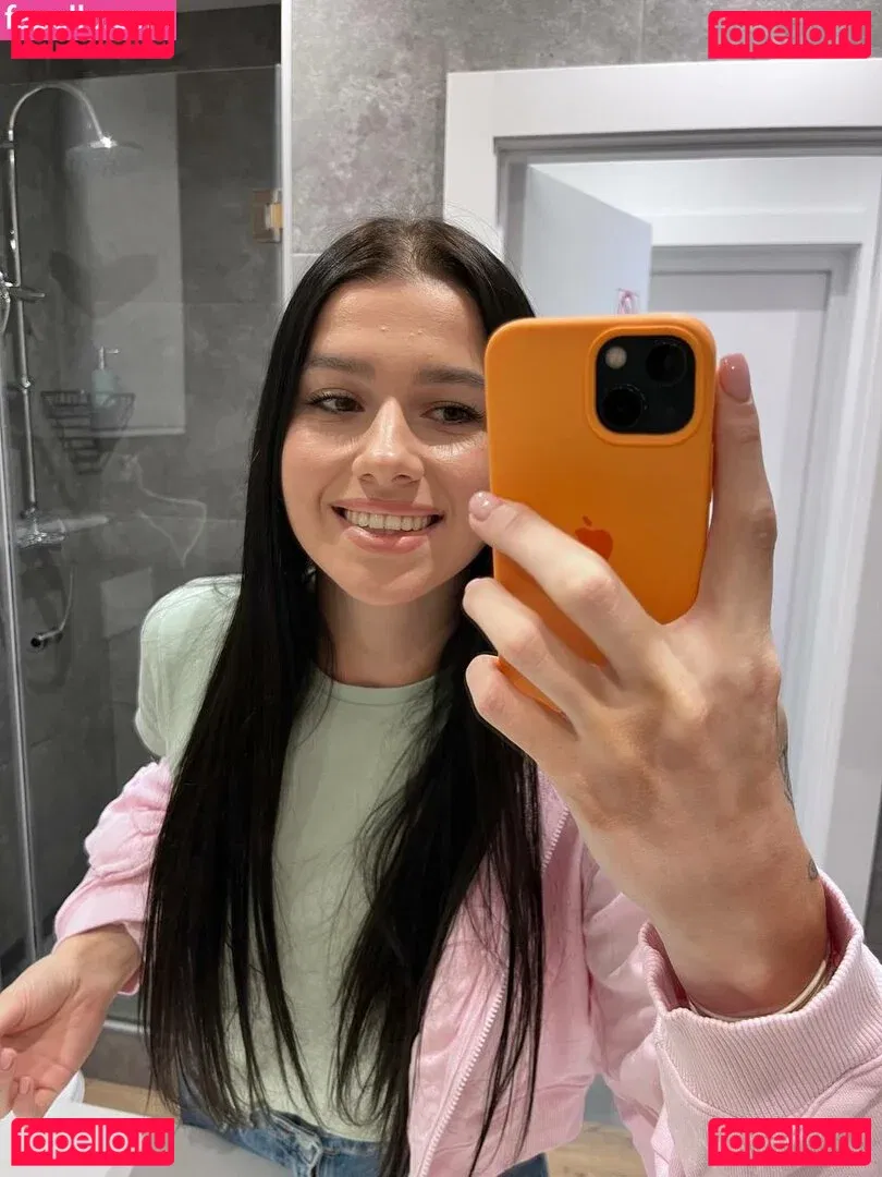 EmiliAAA Onlyfans Photo Gallery 