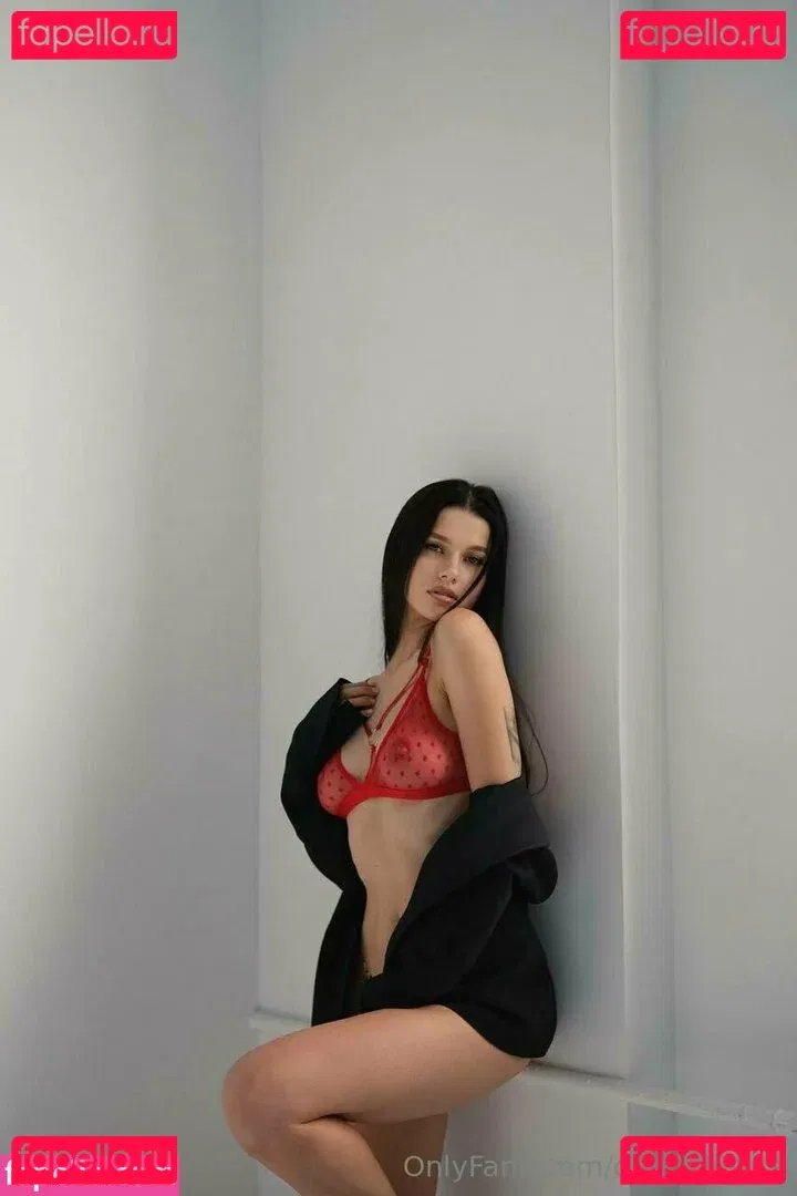 EmiliAAA Onlyfans Photo Gallery 