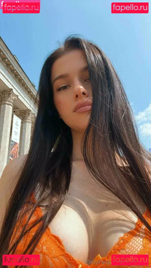 EmiliAAA Onlyfans Photo Gallery 