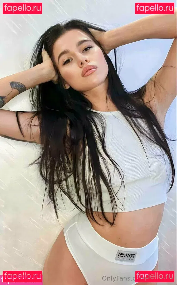 EmiliAAA Onlyfans Photo Gallery 