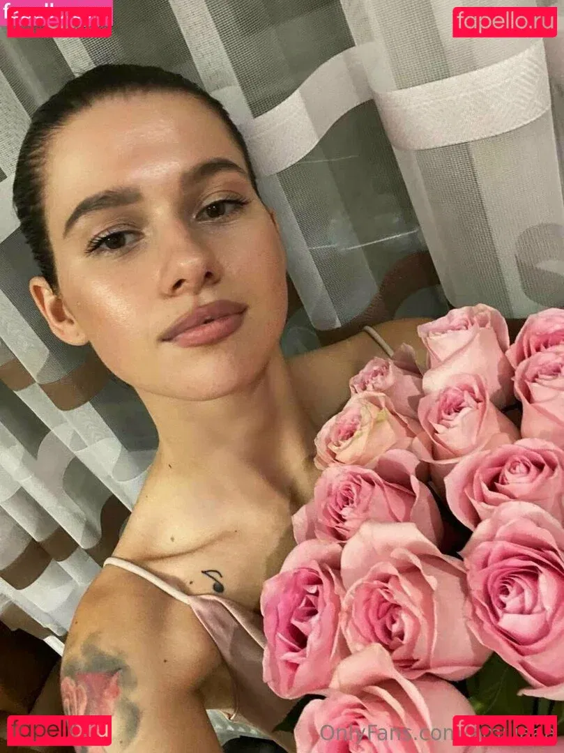 EmiliAAA Onlyfans Photo Gallery 