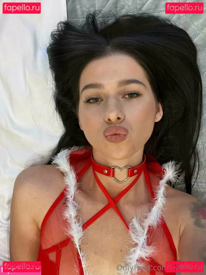 EmiliAAA Onlyfans Photo Gallery 