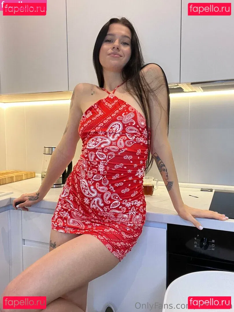 EmiliAAA Onlyfans Photo Gallery 