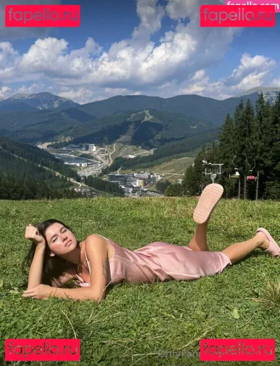 EmiliAAA Onlyfans Photo Gallery 