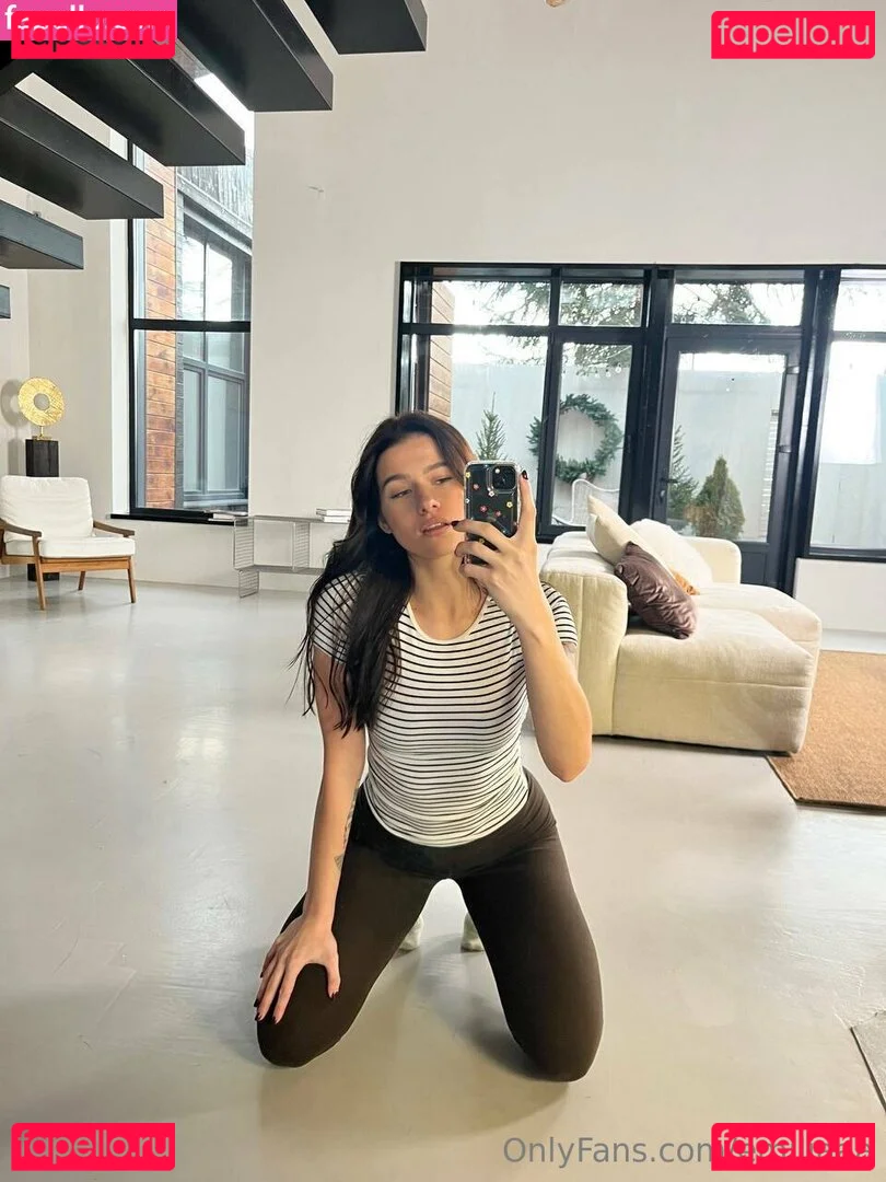 EmiliAAA Onlyfans Photo Gallery 