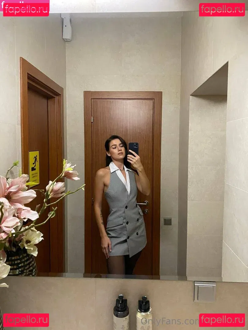 EmiliAAA Onlyfans Photo Gallery 