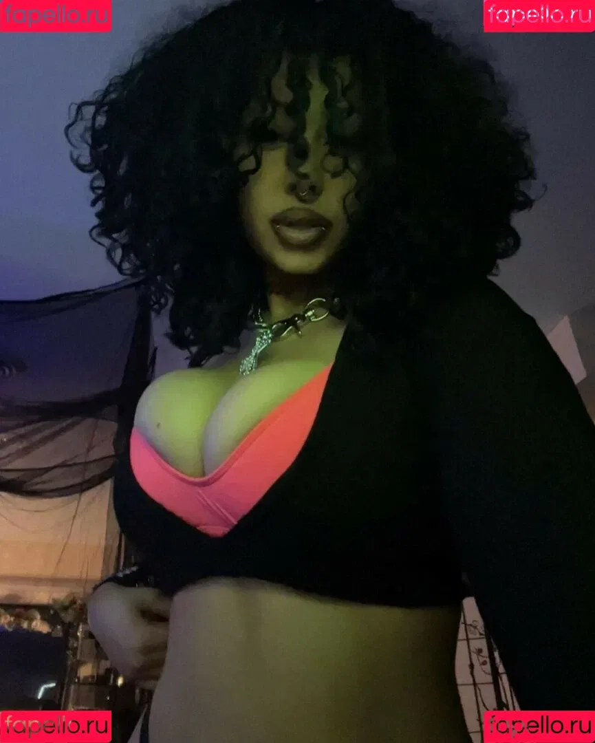ohthasmat Onlyfans Photo Gallery 