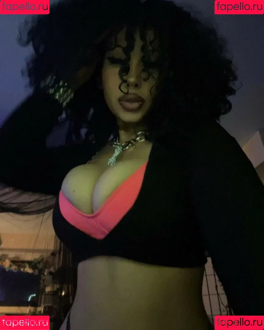 ohthasmat Onlyfans Photo Gallery 