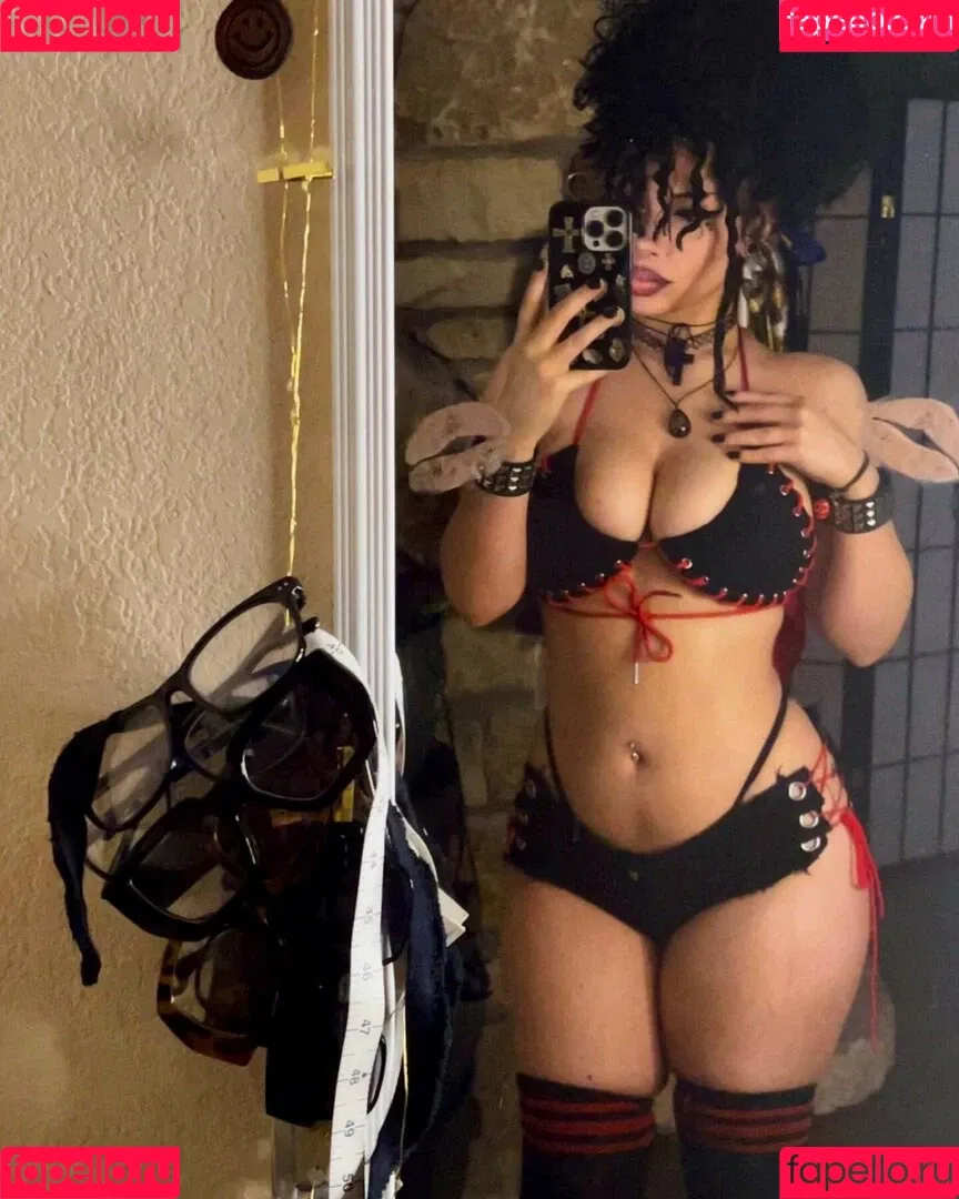 ohthasmat Onlyfans Photo Gallery 