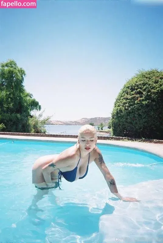 lesofie Onlyfans Photo Gallery 