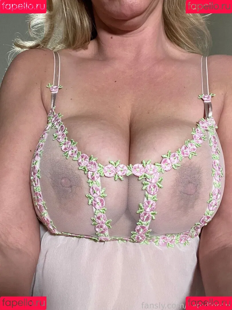 LadyKerrin Onlyfans Photo Gallery 