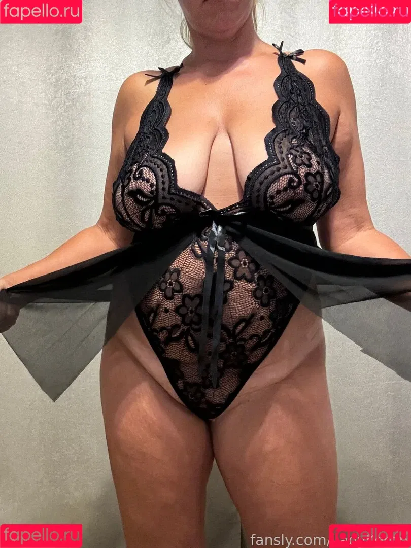 LadyKerrin Onlyfans Photo Gallery 