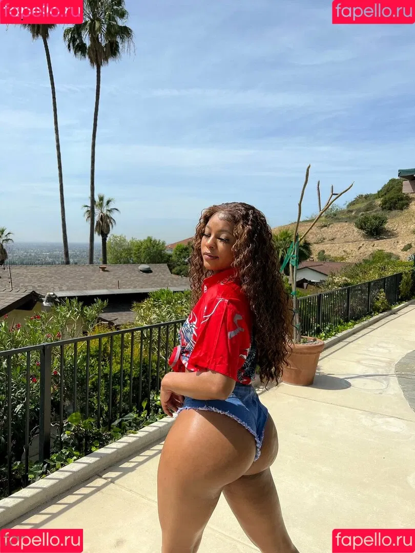 Saleema Mansur Onlyfans Photo Gallery 
