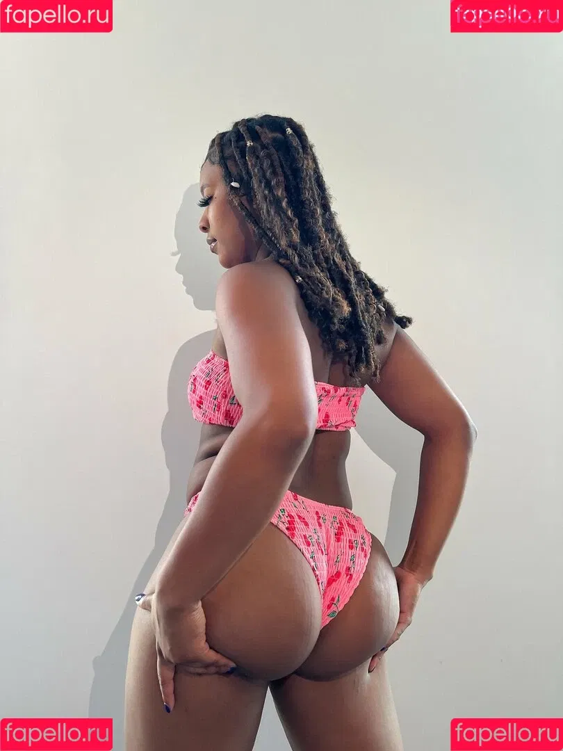 Saleema Mansur Onlyfans Photo Gallery 