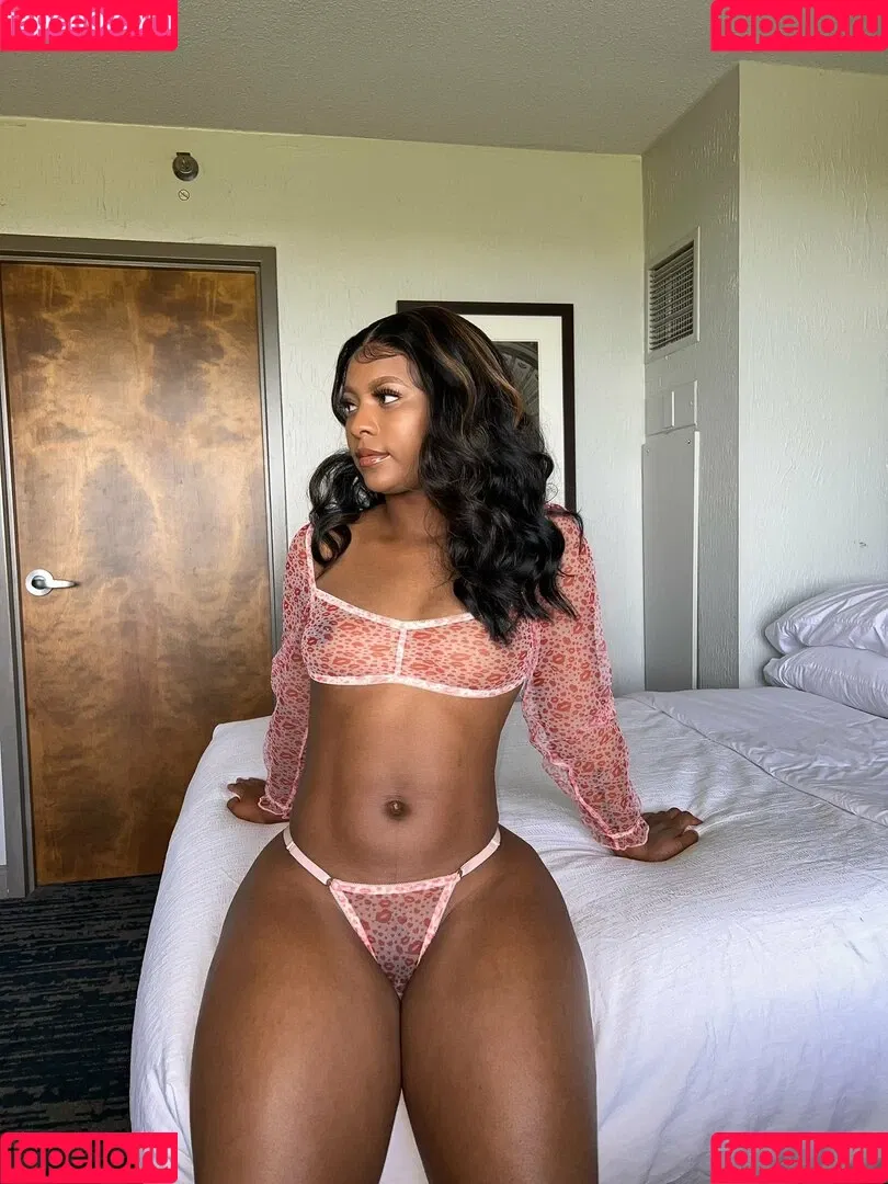 Saleema Mansur Onlyfans Photo Gallery 