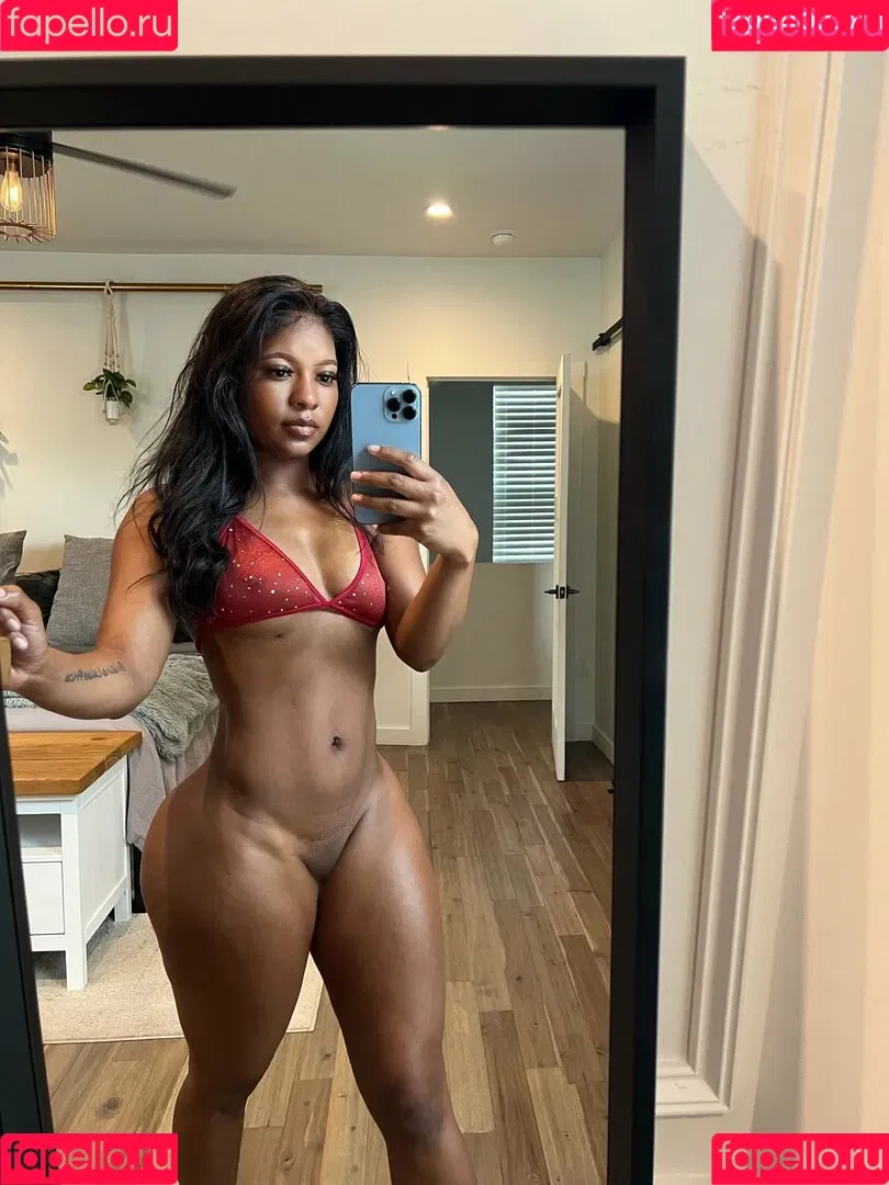 Saleema Mansur Onlyfans Photo Gallery 