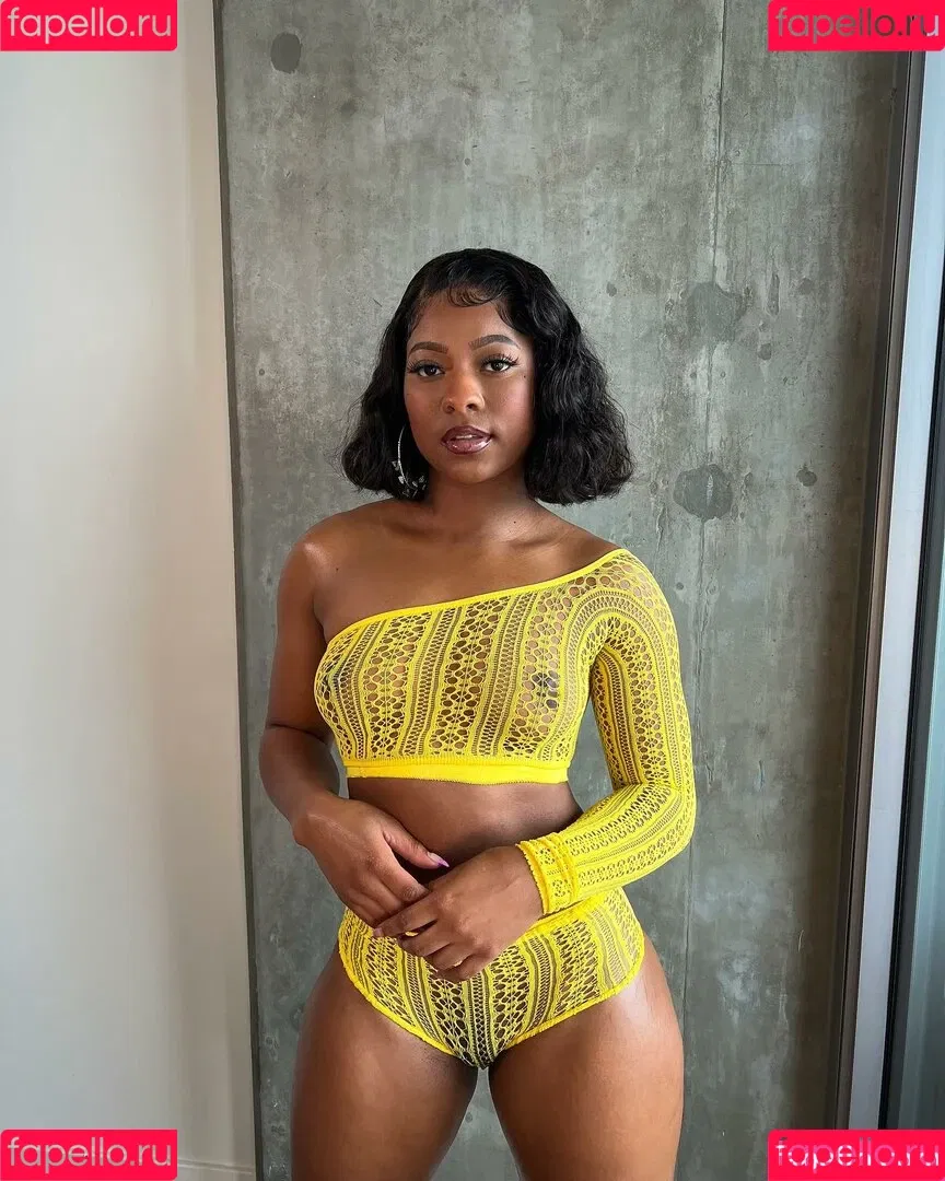 Saleema Mansur Onlyfans Photo Gallery 