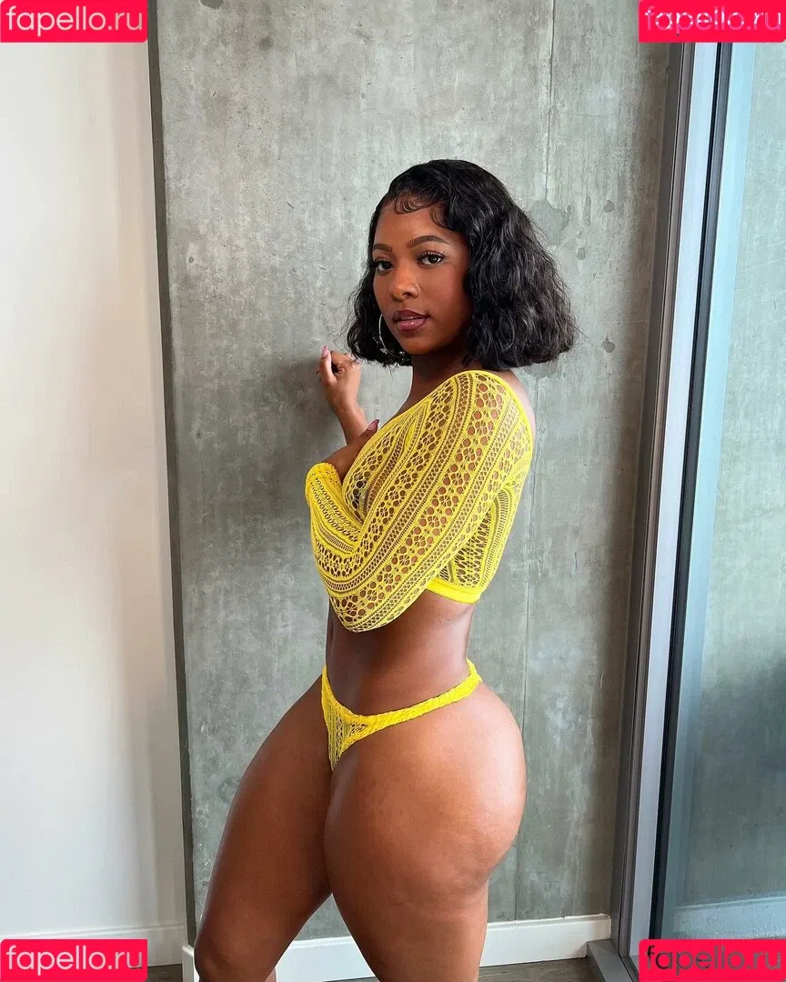 Saleema Mansur Onlyfans Photo Gallery 