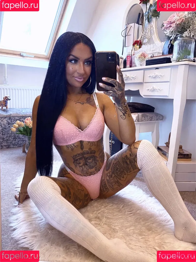 Tia Mendez Onlyfans Photo Gallery 