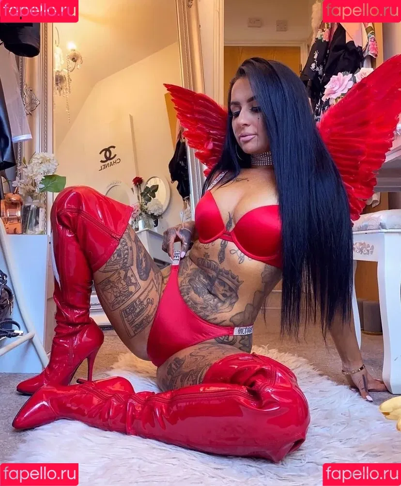 Tia Mendez Onlyfans Photo Gallery 