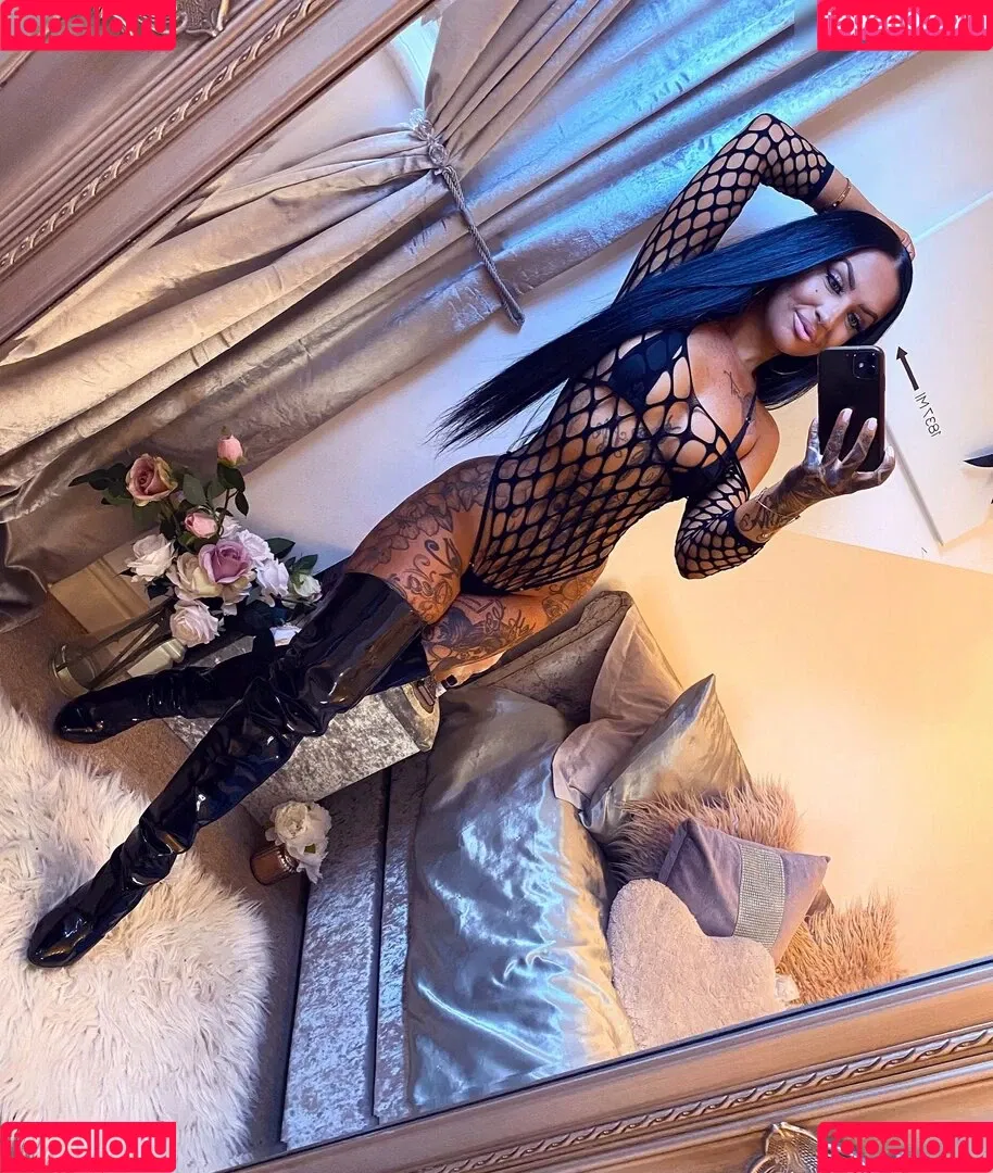 Tia Mendez Onlyfans Photo Gallery 