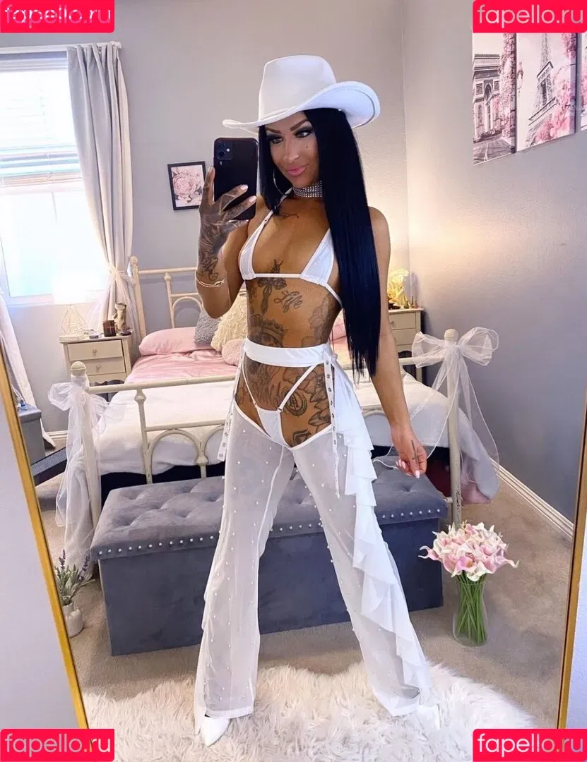 Tia Mendez Onlyfans Photo Gallery 
