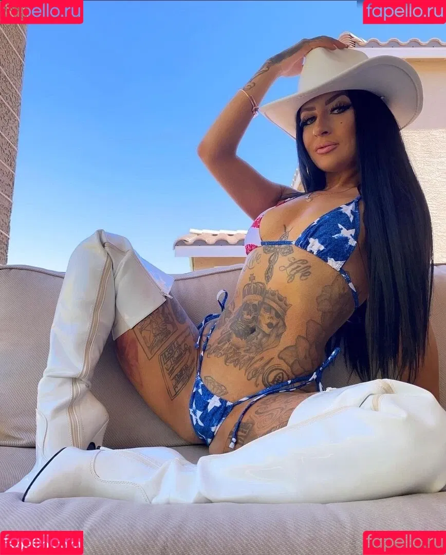 Tia Mendez Onlyfans Photo Gallery 