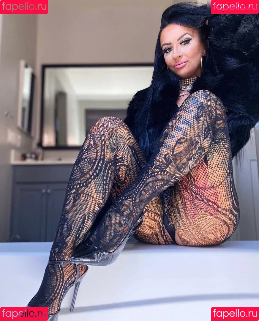 Tia Mendez Onlyfans Photo Gallery 