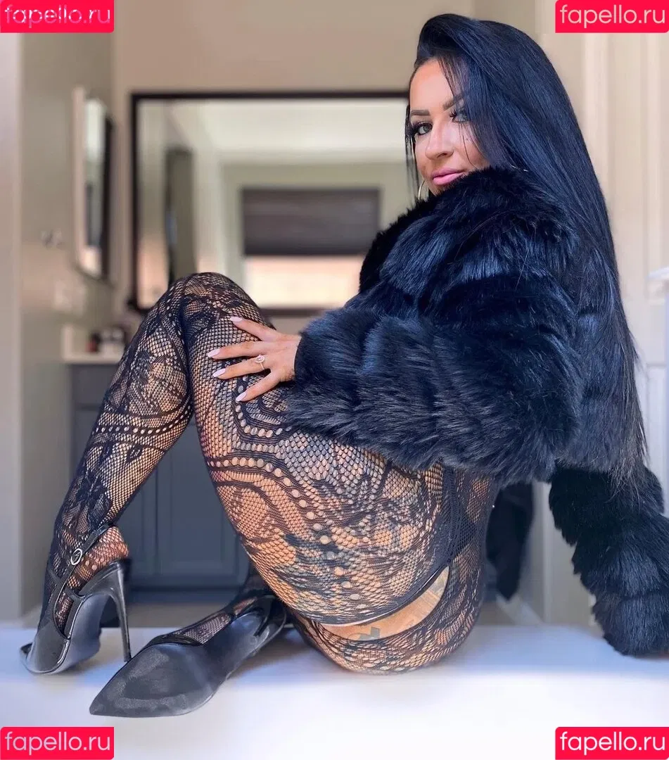 Tia Mendez Onlyfans Photo Gallery 