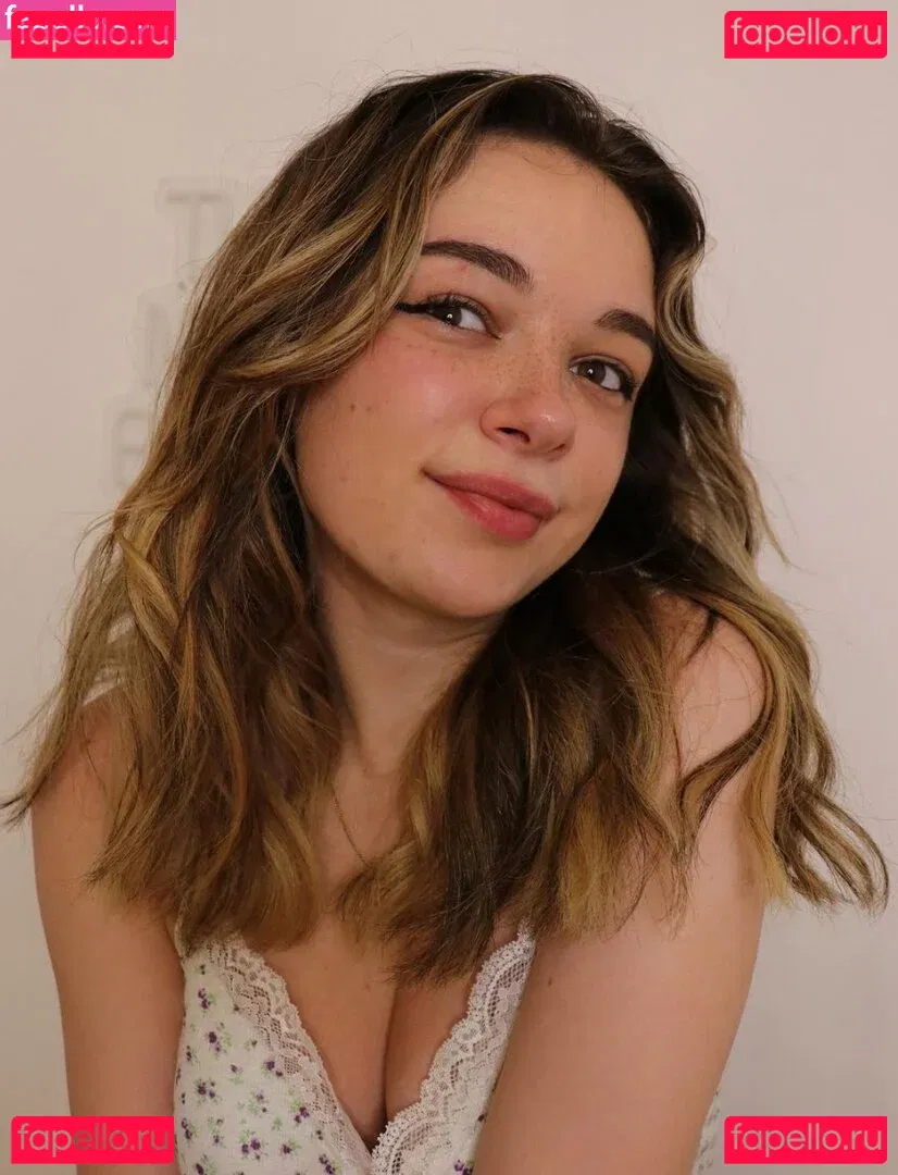 alohaleyla Onlyfans Photo Gallery 