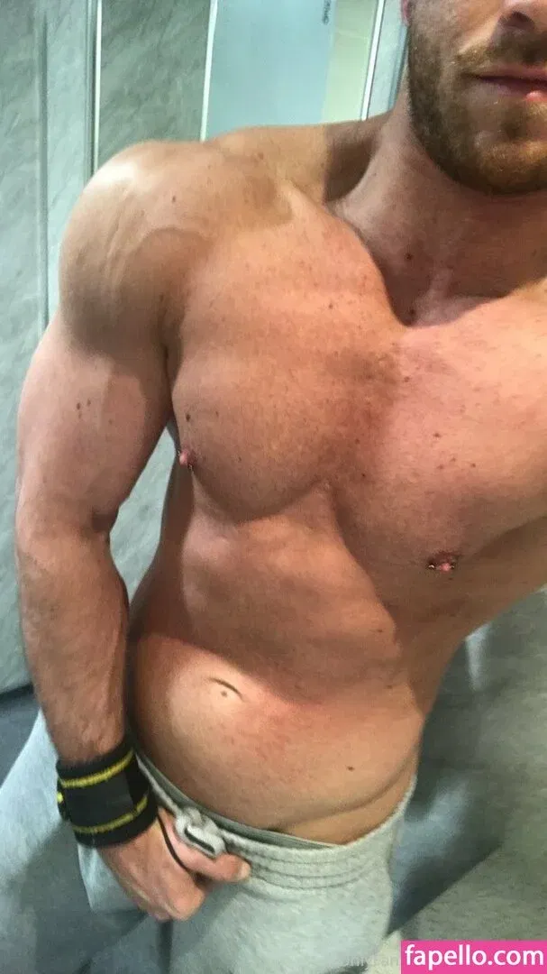 maxeatsellie Onlyfans Photo Gallery 