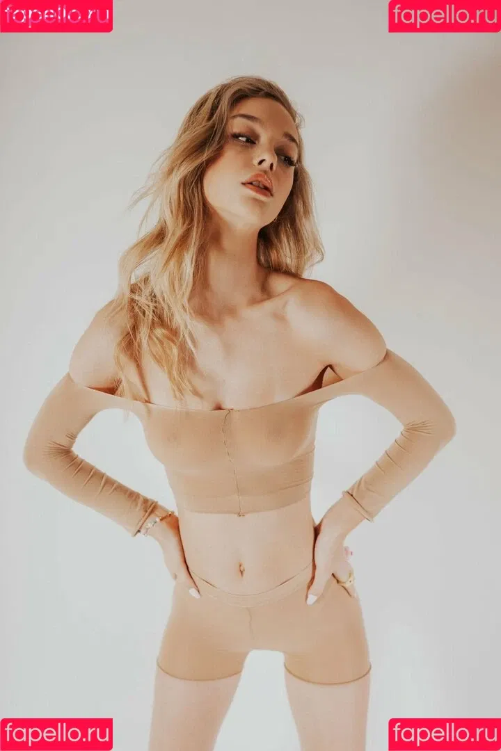 Julia Rilynn Greenhalgh Onlyfans Photo Gallery 