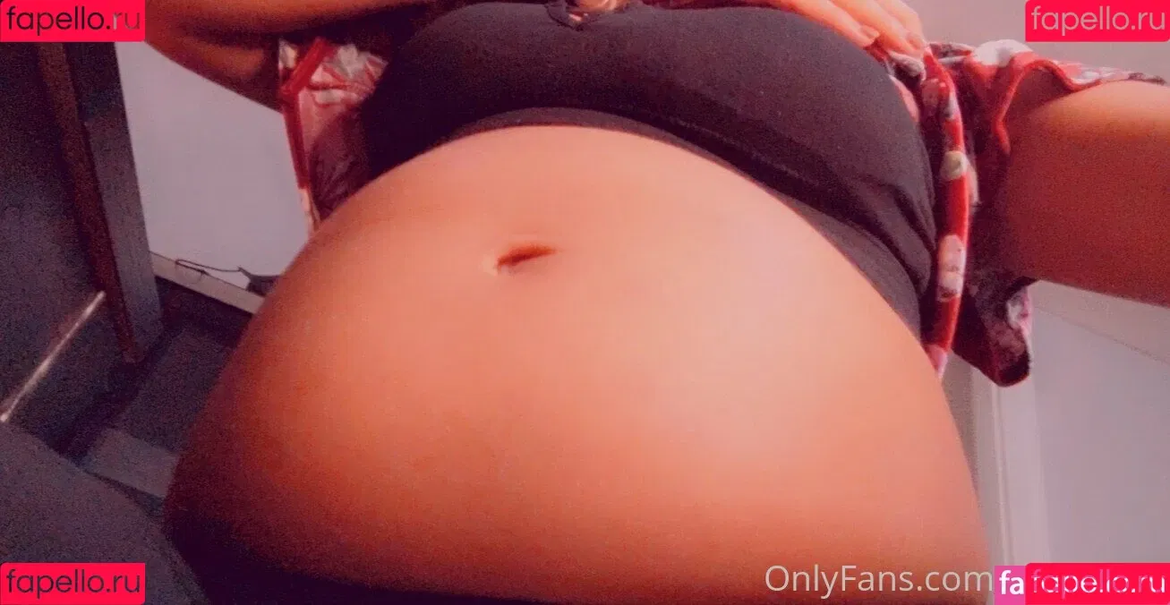ellaeating Onlyfans Photo Gallery 