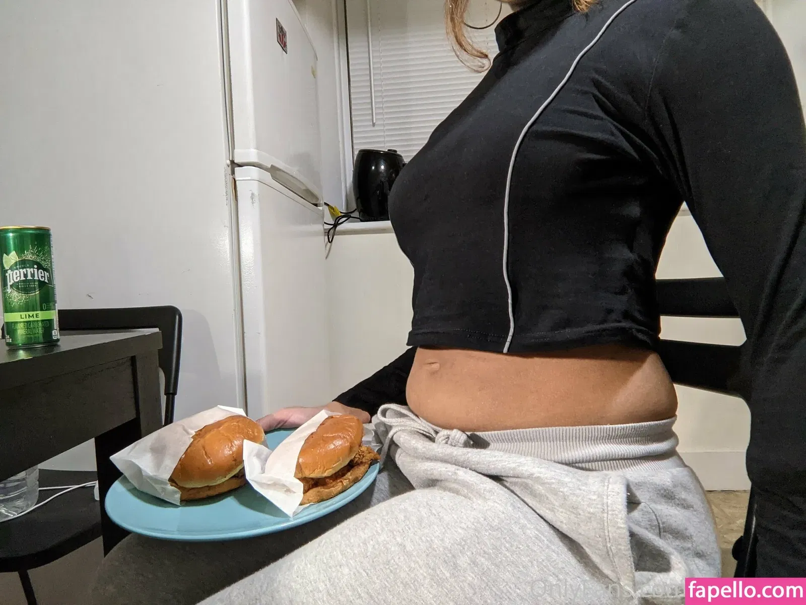 ellaeating Onlyfans Photo Gallery 
