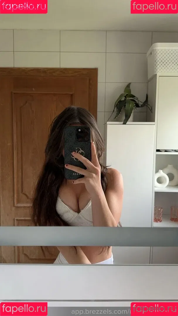 Doreen Gnadi Onlyfans Photo Gallery 