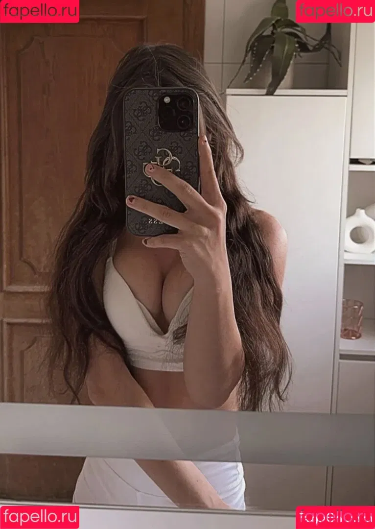 Doreen Gnadi Onlyfans Photo Gallery 